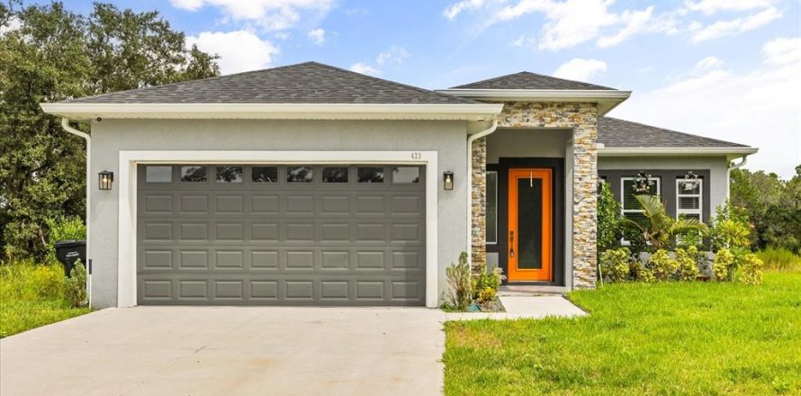 House in Kissimmee, Florida 3 bedrooms, 108.05 sq.m. № 2222064