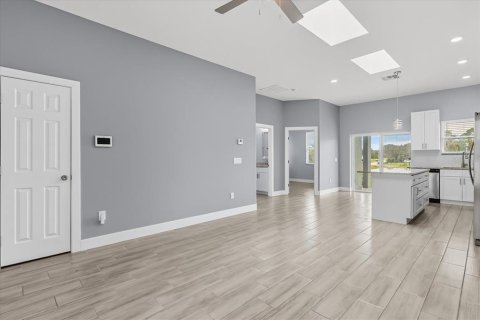 House in Kissimmee, Florida 3 bedrooms, 108.05 sq.m. № 2222064 - photo 9