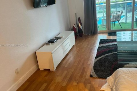 Condo in Sunny Isles Beach, Florida, 1 bedroom  № 1956766 - photo 6