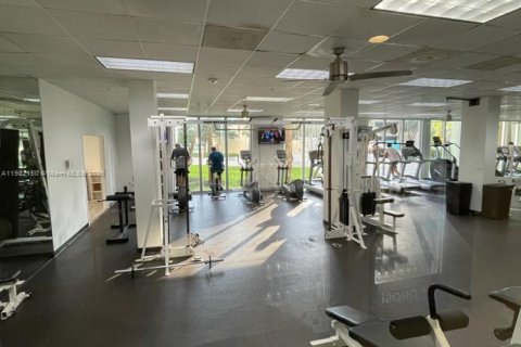 Condo in Sunny Isles Beach, Florida, 1 bedroom  № 1956766 - photo 18