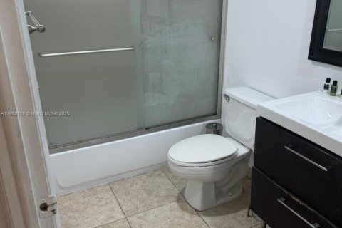 Condo in Sunny Isles Beach, Florida, 1 bedroom  № 1956766 - photo 5