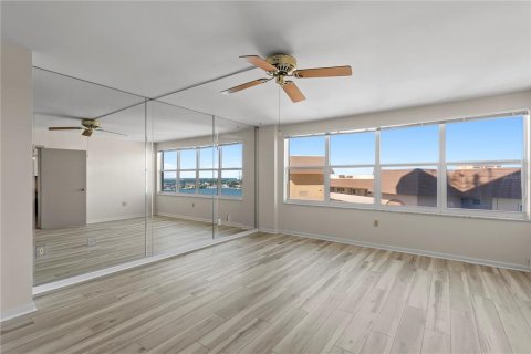 Condominio en venta en Saint Petersburg, Florida, 5 dormitorios, 336.31 m2 № 984559 - foto 25