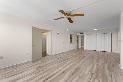 Condominio en venta en Saint Petersburg, Florida, 5 dormitorios, 336.31 m2 № 984559 - foto 26