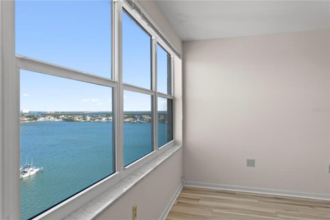 Condominio en venta en Saint Petersburg, Florida, 5 dormitorios, 336.31 m2 № 984559 - foto 24