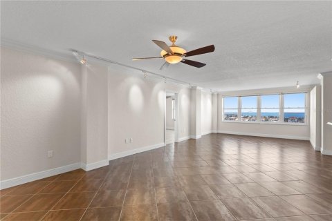Condominio en venta en Saint Petersburg, Florida, 5 dormitorios, 336.31 m2 № 984559 - foto 3