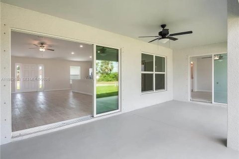 Casa en venta en Cape Coral, Florida, 4 dormitorios, 156.35 m2 № 2049146 - foto 11