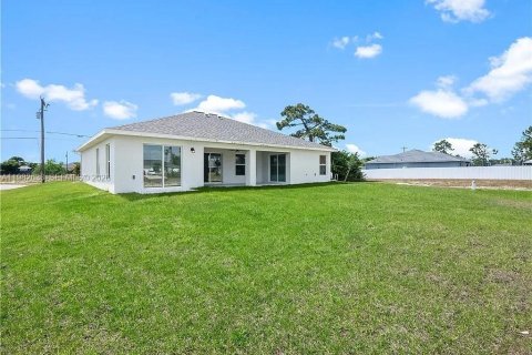 Casa en venta en Cape Coral, Florida, 4 dormitorios, 156.35 m2 № 2049146 - foto 2