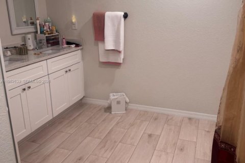 Casa en venta en Cape Coral, Florida, 4 dormitorios, 156.35 m2 № 2049146 - foto 12