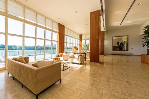 Condominio en alquiler en Miami, Florida, 2 dormitorios, 170.01 m2 № 2031009 - foto 20