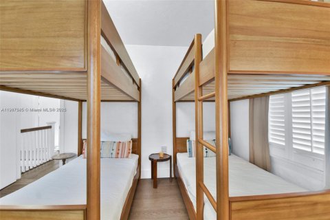 Casa en venta en Miami Beach, Florida, 12 dormitorios, 435.62 m2 № 1972287 - foto 22