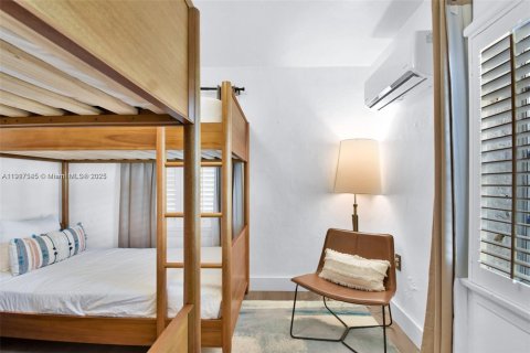 Casa en venta en Miami Beach, Florida, 12 dormitorios, 435.62 m2 № 1972287 - foto 23