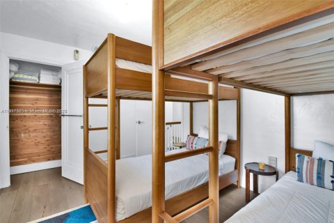 Casa en venta en Miami Beach, Florida, 12 dormitorios, 435.62 m2 № 1972287 - foto 21