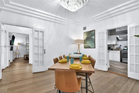Casa en venta en Miami Beach, Florida, 12 dormitorios, 435.62 m2 № 1972287 - foto 9