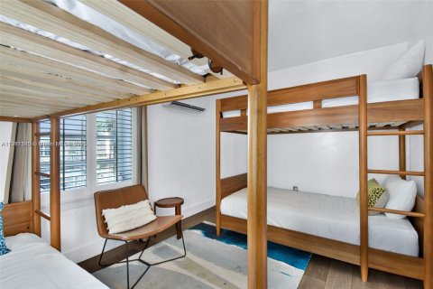 Casa en venta en Miami Beach, Florida, 12 dormitorios, 435.62 m2 № 1972287 - foto 26