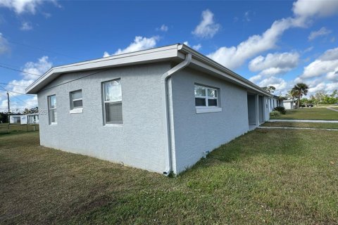 Купить виллу или дом в Порт-Шарлотт, Флорида 3 спальни, 134.62м2, № 2043659 - фото 5