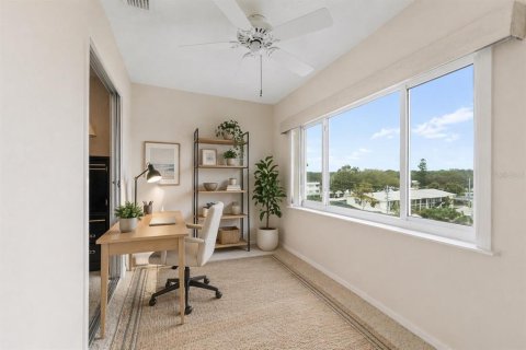 Condo in Belleair Bluffs, Florida, 1 bedroom  № 2111858 - photo 15