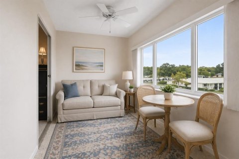 Condo in Belleair Bluffs, Florida, 1 bedroom  № 2111858 - photo 14