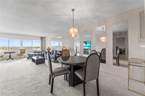 Condo in Belleair Bluffs, Florida, 1 bedroom  № 2111858 - photo 5