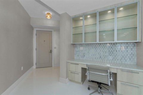 Condominio en venta en Clearwater, Florida, 2 dormitorios, 155.7 m2 № 2305213 - foto 9