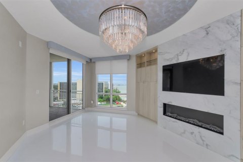 Condominio en venta en Clearwater, Florida, 2 dormitorios, 155.7 m2 № 2305213 - foto 13