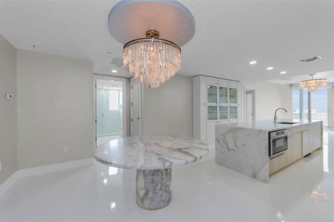 Condominio en venta en Clearwater, Florida, 2 dormitorios, 155.7 m2 № 2305213 - foto 11