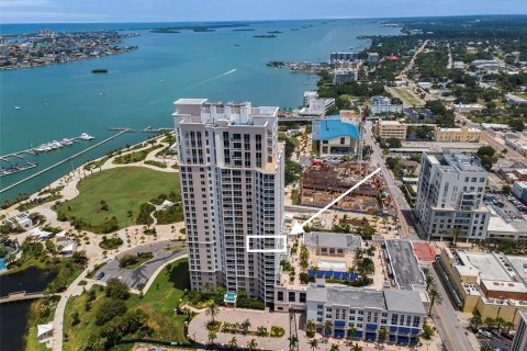 Condominio en Clearwater, Florida, 2 dormitorios  № 2305213