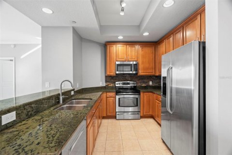 Condo in Tampa, Florida, 2 bedrooms  № 1780848 - photo 7