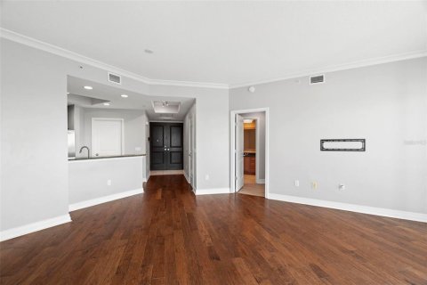 Condo in Tampa, Florida, 2 bedrooms  № 1780848 - photo 9