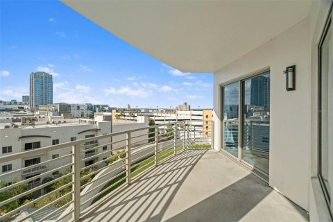 Condo in Tampa, Florida, 2 bedrooms  № 1780848 - photo 28