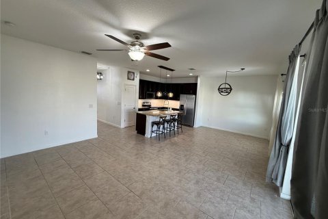 House in Davenport, Florida 3 bedrooms, 130.53 sq.m. № 1832769 - photo 4