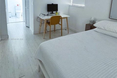 Condo in Miami Beach, Florida, 2 bedrooms  № 2038374 - photo 12