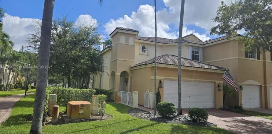 Таунхаус в Дорал, Флорида 3 спальни, 173.08м2 № 1957311