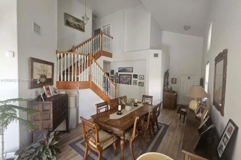 Купить таунхаус в Дорал, Флорида 3 спальни, 173.08м2, № 1957311 - фото 6