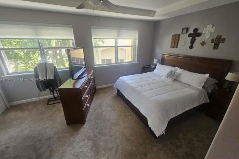 Купить таунхаус в Дорал, Флорида 3 спальни, 173.08м2, № 1957311 - фото 15