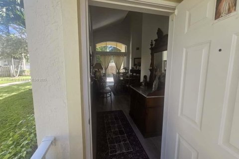 Купить таунхаус в Дорал, Флорида 3 спальни, 173.08м2, № 1957311 - фото 4