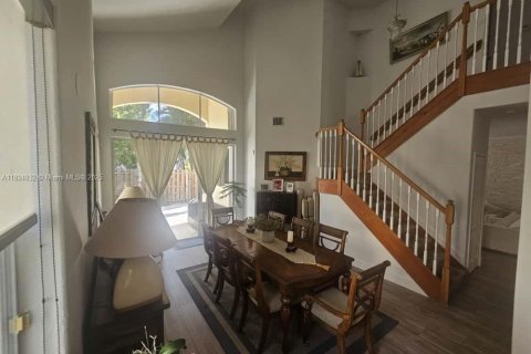 Купить таунхаус в Дорал, Флорида 3 спальни, 173.08м2, № 1957311 - фото 5