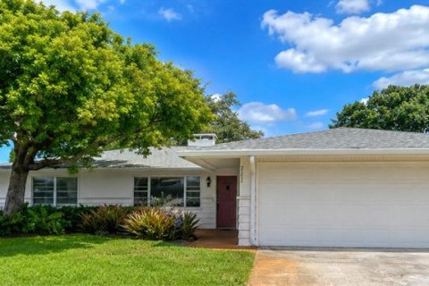 House in Sarasota, Florida 3 bedrooms, 148.36 sq.m. № 2277607