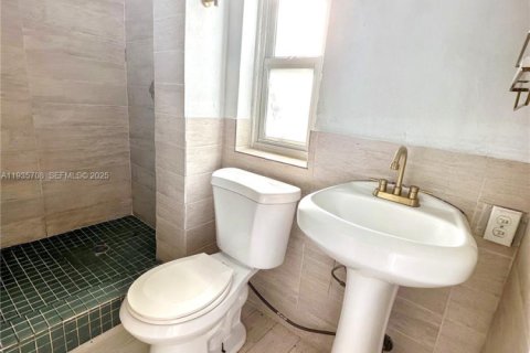 Apartamento en alquiler en Miami, Florida, 37.16 m2 № 1993824 - foto 3