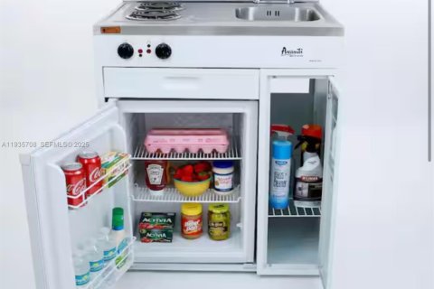 Apartamento en alquiler en Miami, Florida, 37.16 m2 № 1993824 - foto 9