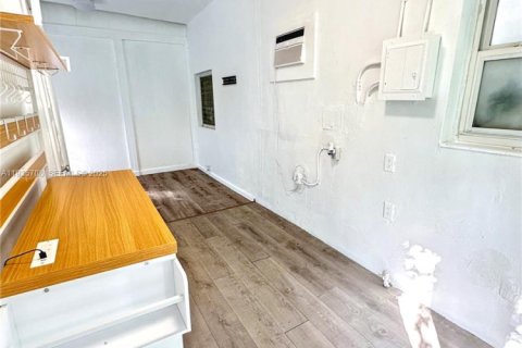 Apartamento en alquiler en Miami, Florida, 37.16 m2 № 1993824 - foto 2
