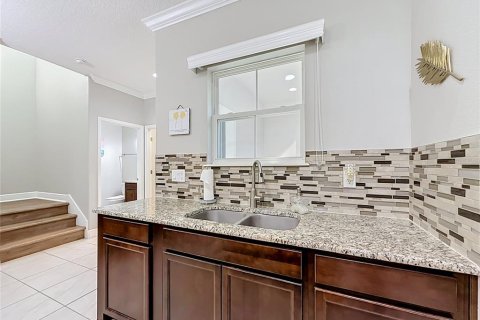 Touwnhouse à vendre à Groveland, Floride: 3 chambres, 170.01 m2 № 2419345 - photo 9