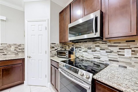 Touwnhouse à vendre à Groveland, Floride: 3 chambres, 170.01 m2 № 2419345 - photo 10