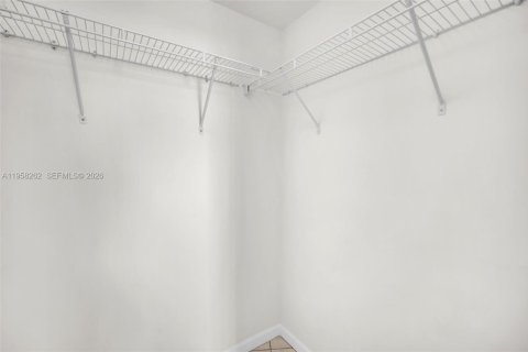 Condominio en venta en Aventura, Florida, 1 dormitorio, 79.9 m2 № 2020700 - foto 18