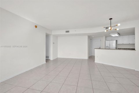 Condominio en venta en Aventura, Florida, 1 dormitorio, 79.9 m2 № 2020700 - foto 13