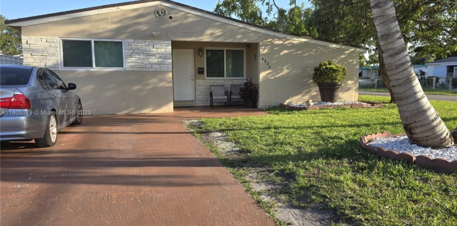 House in Pembroke Pines, Florida 3 bedrooms, 142.14 sq.m. № 1743886