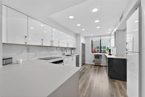 Copropriété à vendre à Longboat Key, Floride: 2 chambres, 135.27 m2 № 2093167 - photo 10