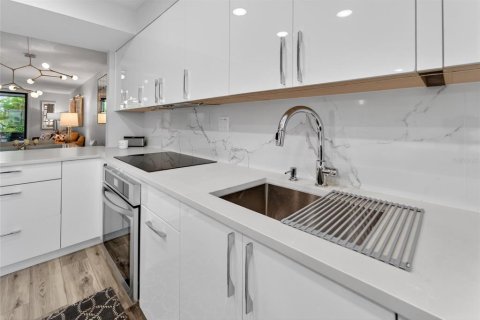 Copropriété à vendre à Longboat Key, Floride: 2 chambres, 135.27 m2 № 2093167 - photo 12