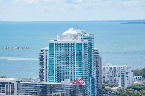 Condominio en Miami, Florida, 2 dormitorios  № 2057830
