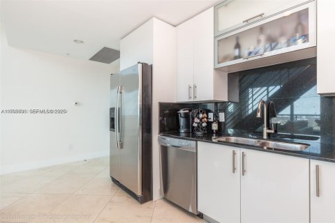 Condominio en venta en Miami, Florida, 2 dormitorios, 120.49 m2 № 2057830 - foto 10