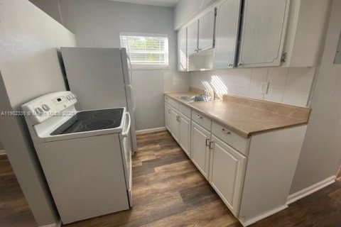 Apartment in Hollywood, Florida 1 bedroom № 1953767 - photo 7